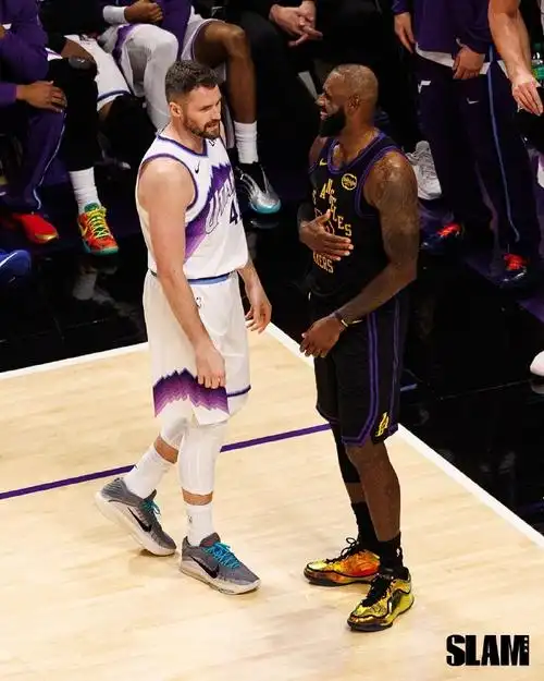 乐福晒骑士冠军旧照引爆转会传闻:德拉维多瓦香珀特或重返NBA